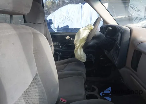 2003 Chevrolet Silverado 1500 z USA, uszkodzony, nr VIN 1GCEC14X13Z263995